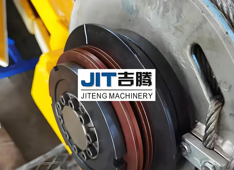 Trên thiết bị treo